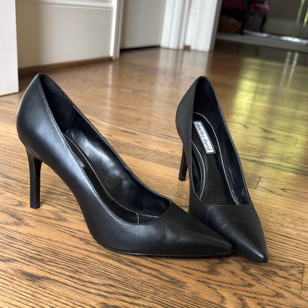 Charles David Black Leather Heels Timeless Design
